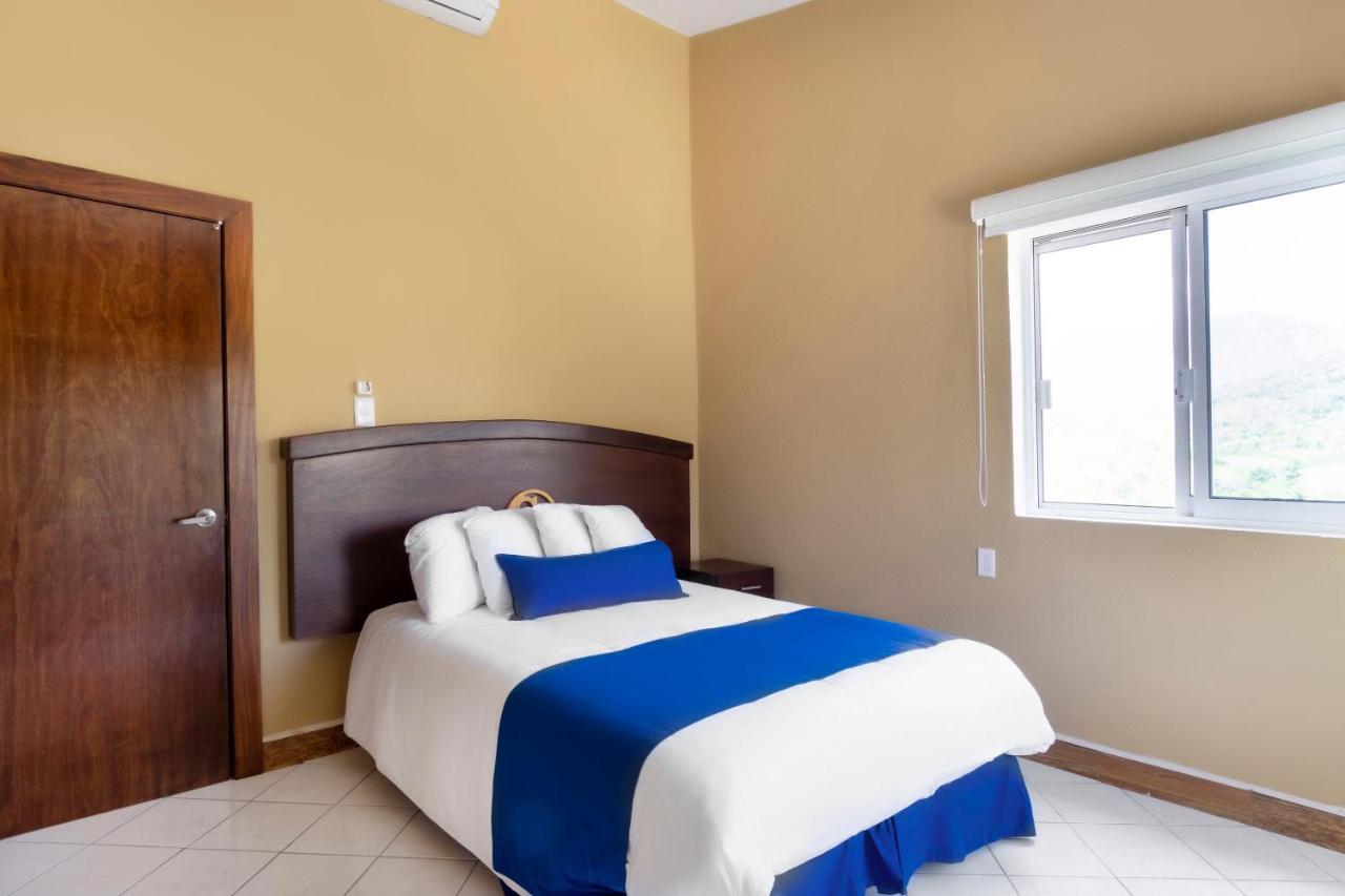 Grand View Suites Manzanillo Bagian luar foto